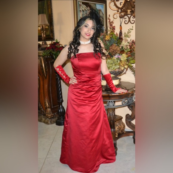 🌺♥️🌺 David Bridal red dress for prom - Picture 2 of 8